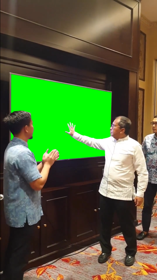 Indonesian Touch Screen Hand Scanner Fail meme (Green Screen)
