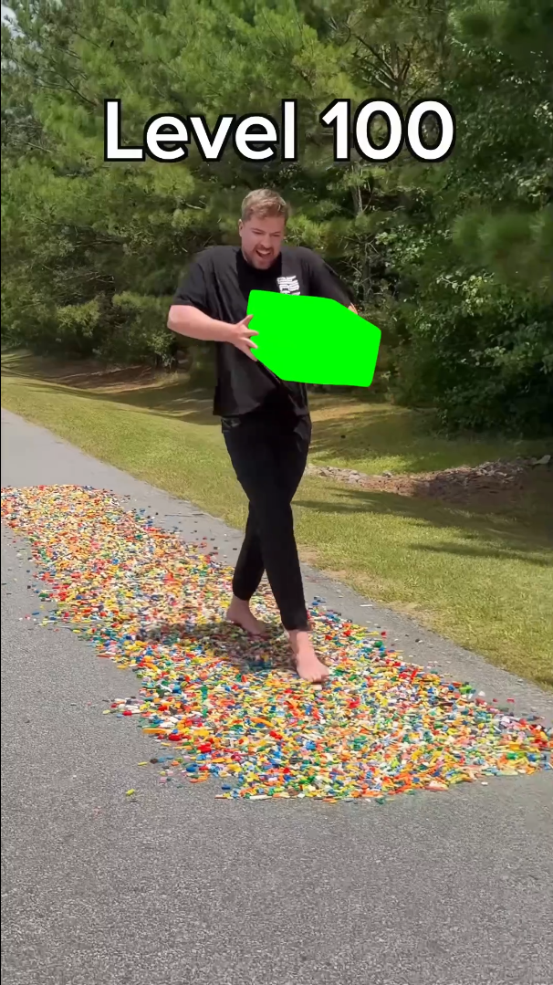 MrBeast running while holding an Amazon Delivery Box meme (Green Screen)