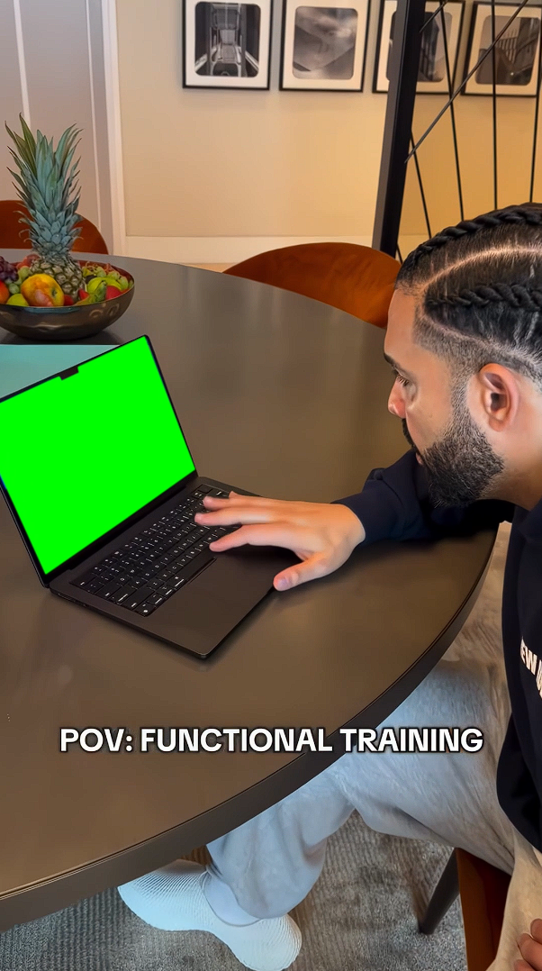 Drake Finger Workout meme (Green Screen)
