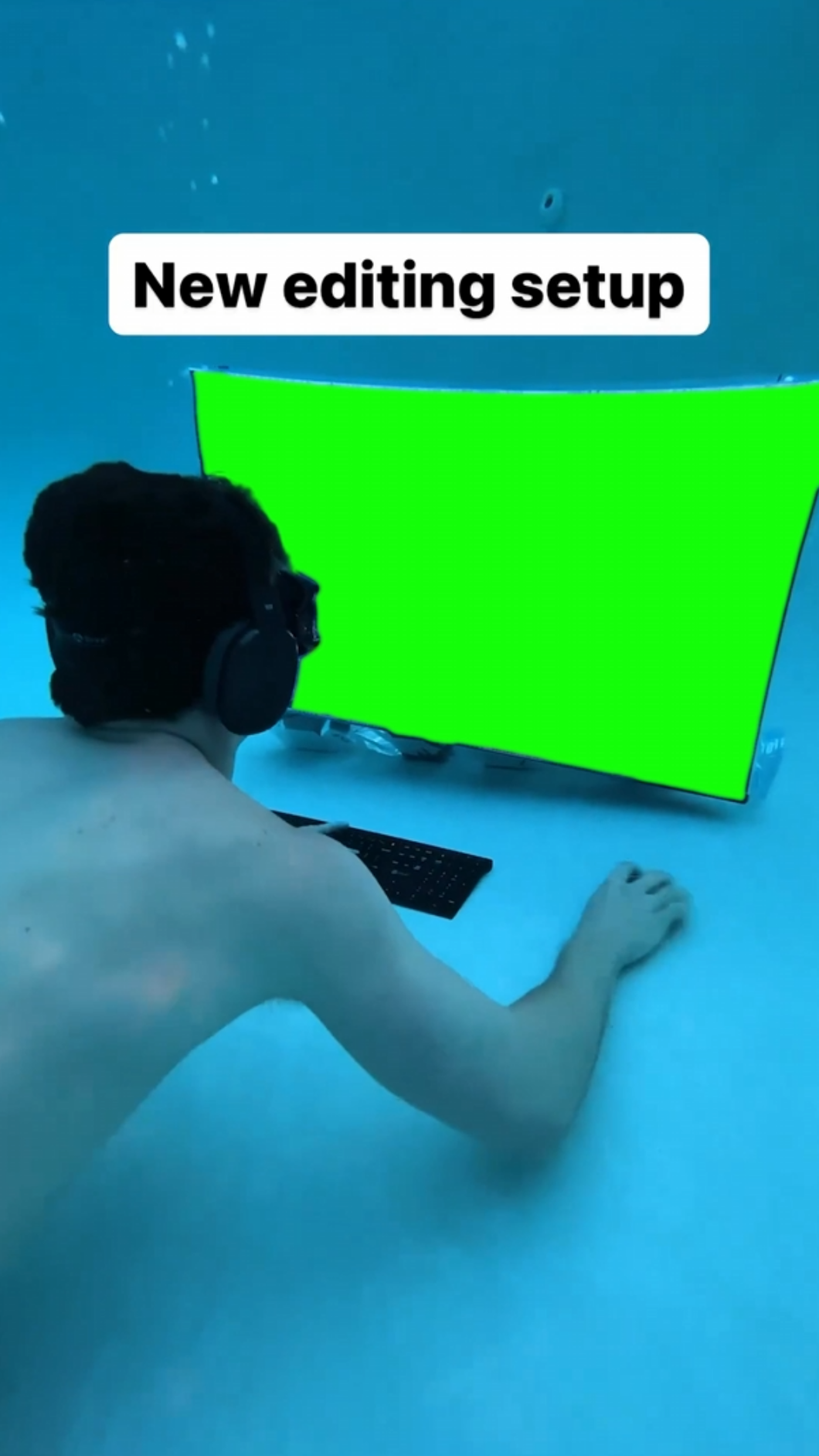 New Editing Setup Meme - Man Editing Underwater (Green Screen)