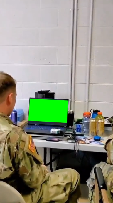 Soldiers Gaming (Green Screen)